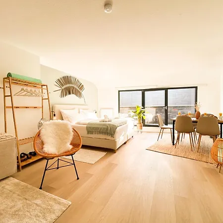 Iii Kingsizebetten L Balkon L Naehe Dom Und Universitaet Apartament Akwizgran