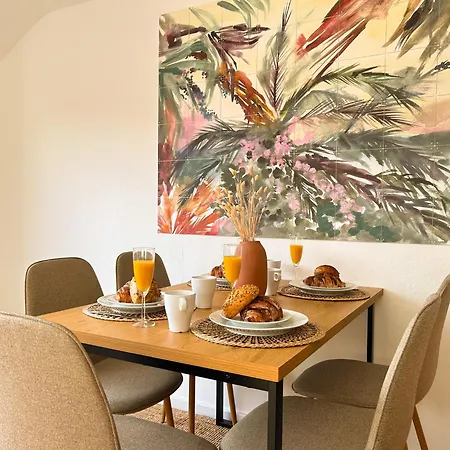 Iii Kingsizebetten L Balkon L Naehe Dom Und Universitaet Akwizgran